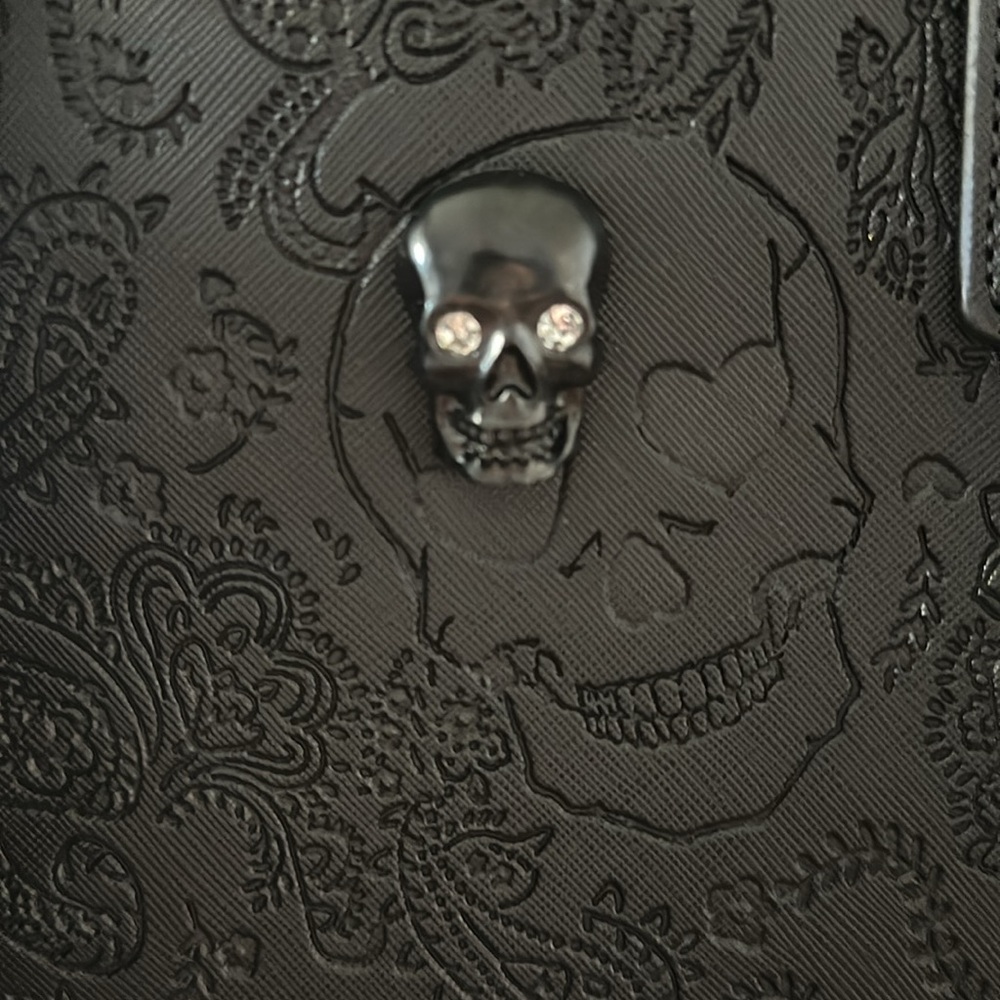 Betsey Johnson Black Embossed Shoulder Bag - Picture 4 of 15